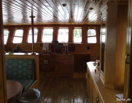 Motoryacht aus Stahl mit Aluminiumaufbau – Bild 3