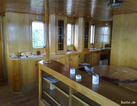 Motoryacht aus Stahl mit Aluminiumaufbau – Bild 4