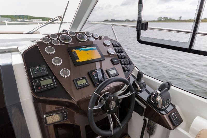 GALEON 335 HTS 2018 Diesel – Bild 8