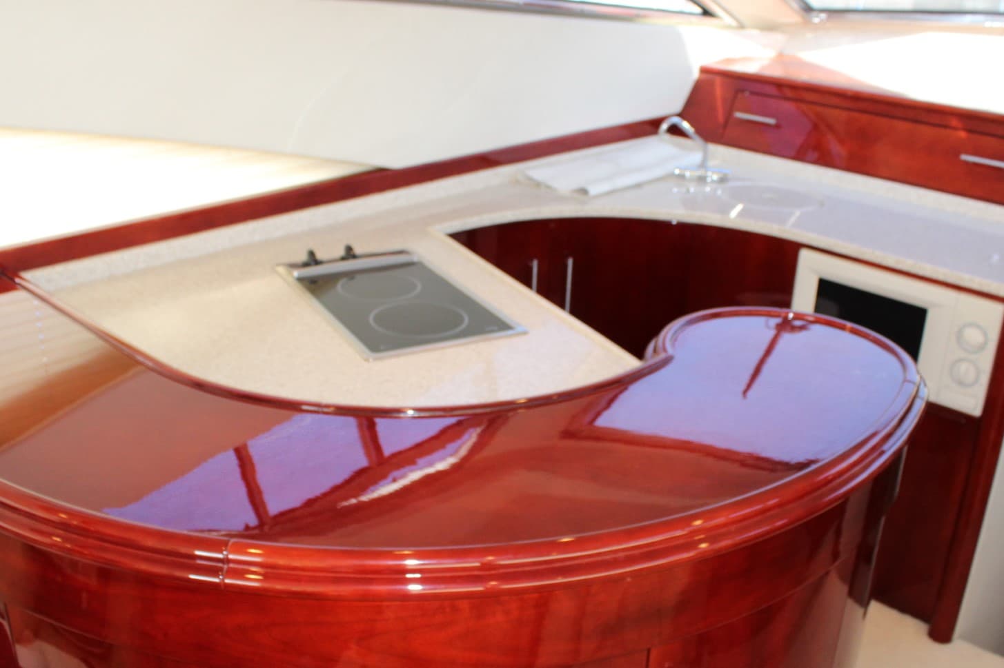 ASTONDOA 54 GLX – Bild 5