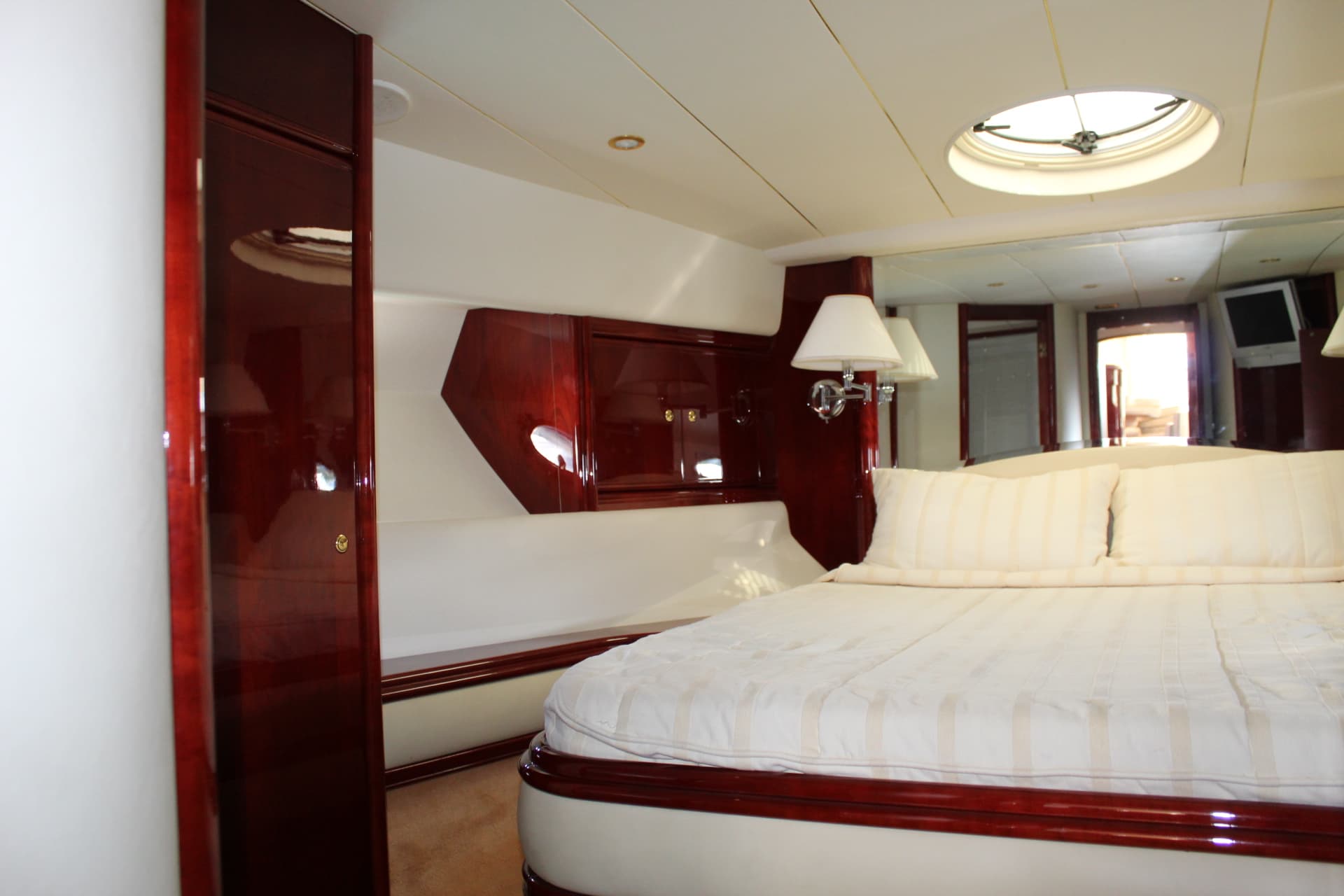ASTONDOA 54 GLX – Bild 8