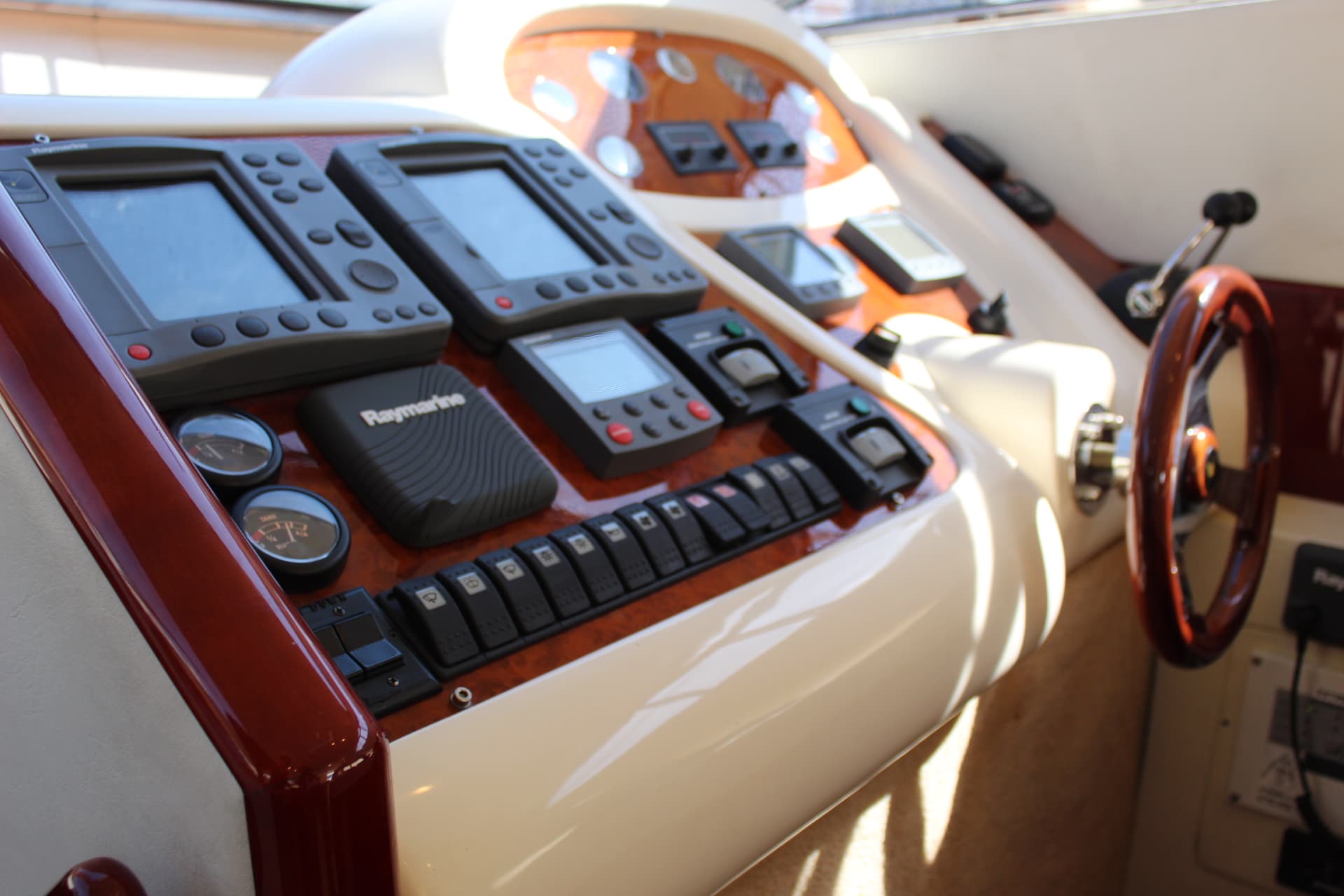 ASTONDOA 54 GLX – Bild 10