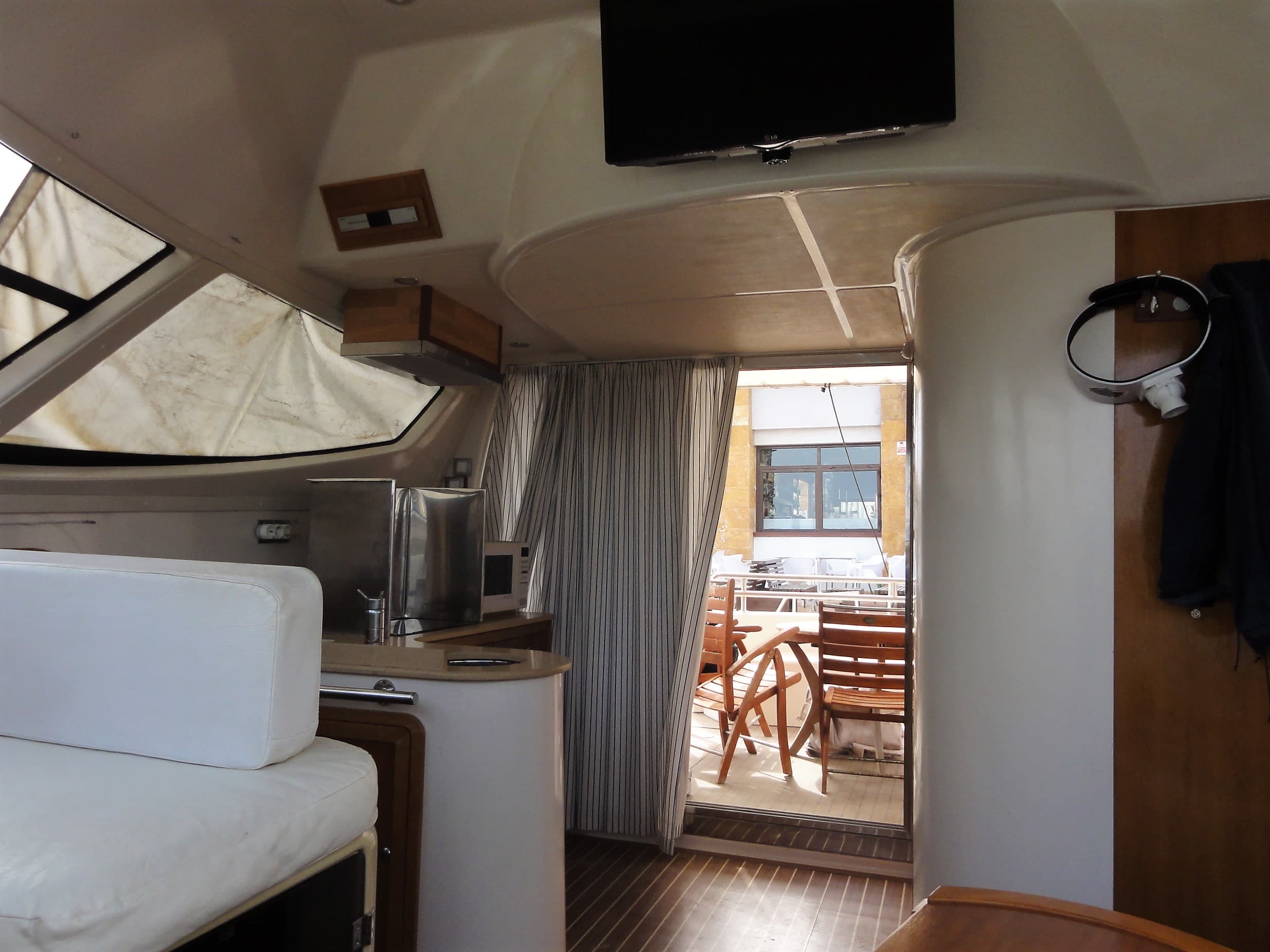 FLASH CATAMARAN 43 – Bild 8