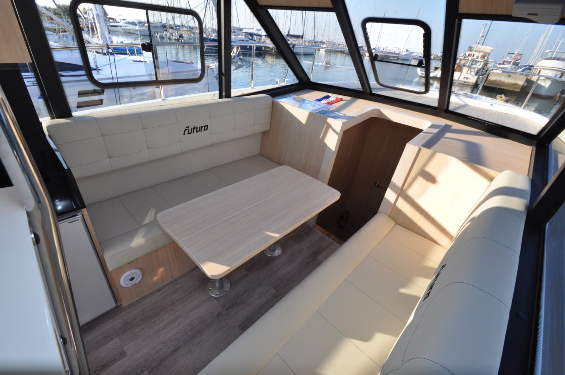 Cobra Yachts Futura 40 Charter – Bild 7