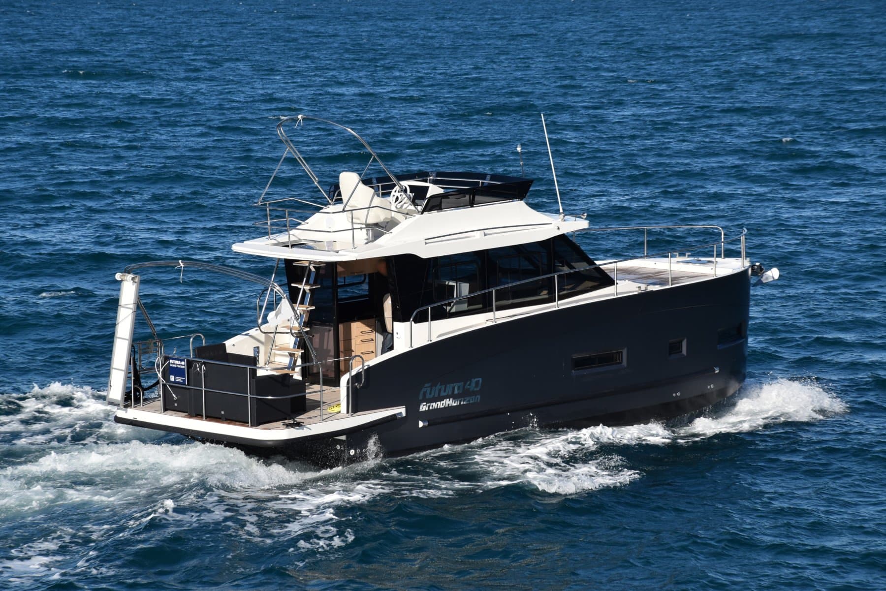 Cobra Yachts Futura 40 Charter