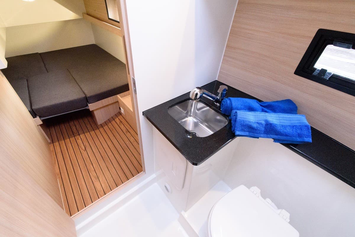Cobra Yachts Futura 40 Charter – Bild 11