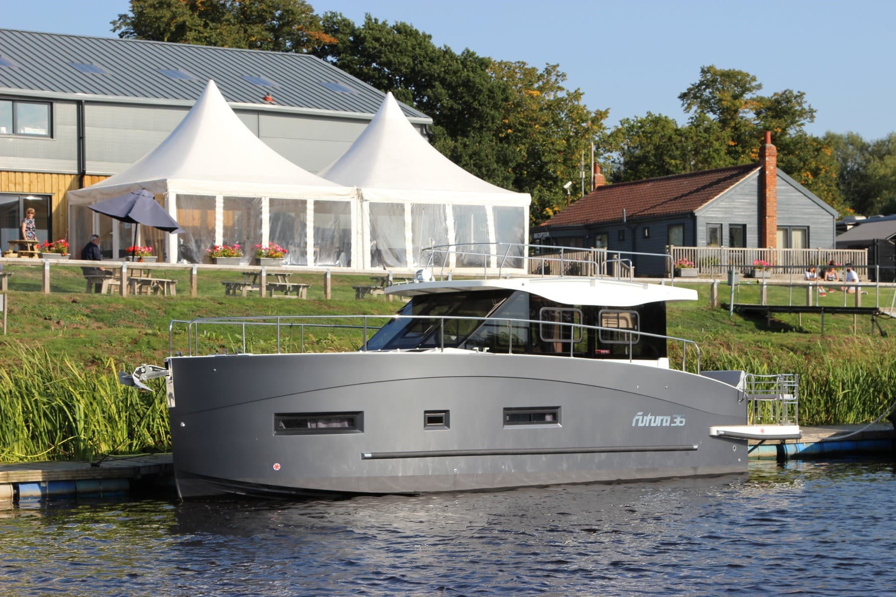 Cobra Yachts Futura 36 – Bild 3