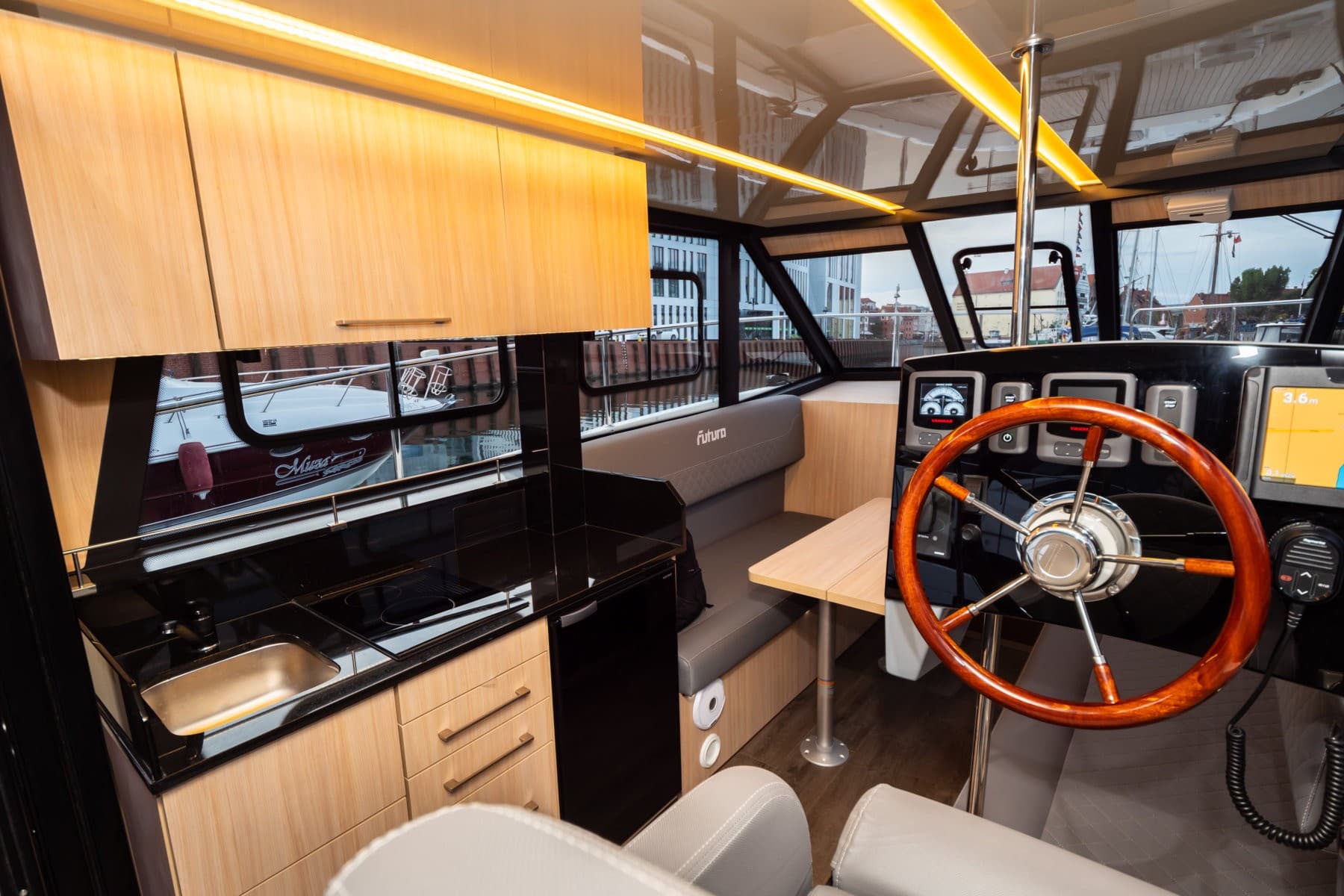 Cobra Yachts Futura 40 Charter – Bild 12