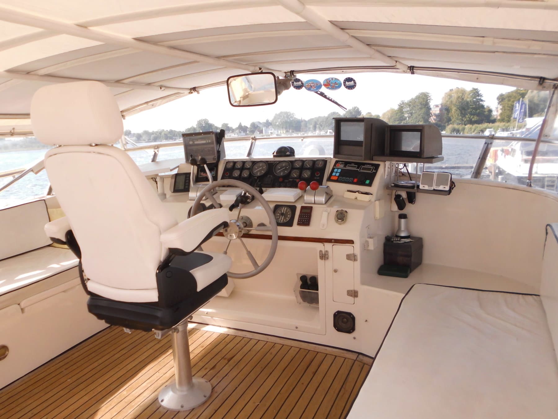 Camargue Ltd. Taiwan, Camargue 48 – Bild 2