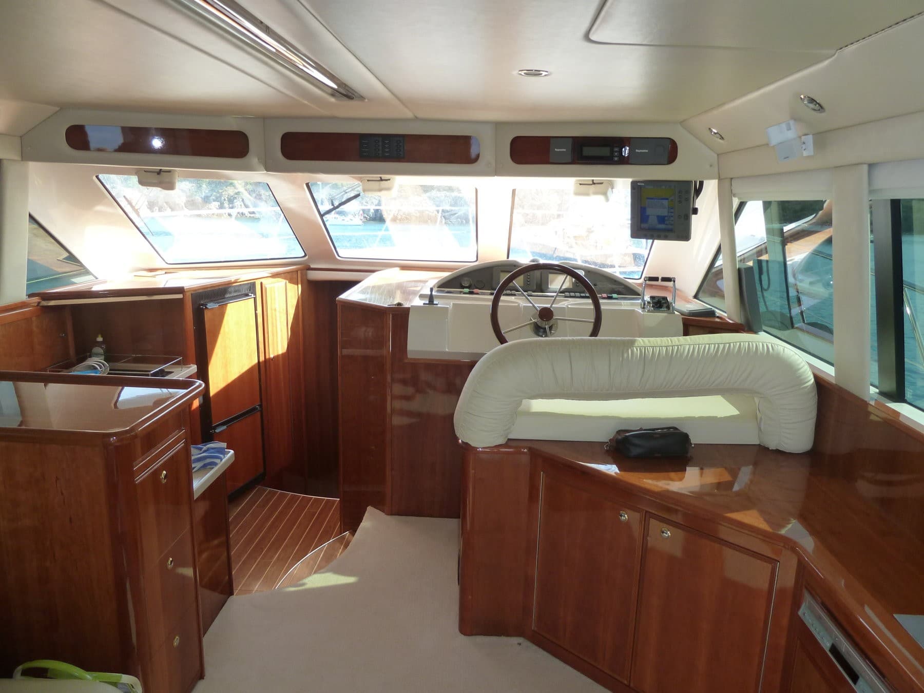 Riviera 51 Flybridge – Bild 9