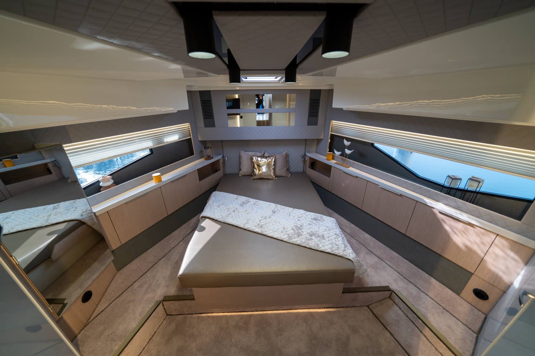 Cobra Yachts Seamaster 45 Flybridge – Bild 2