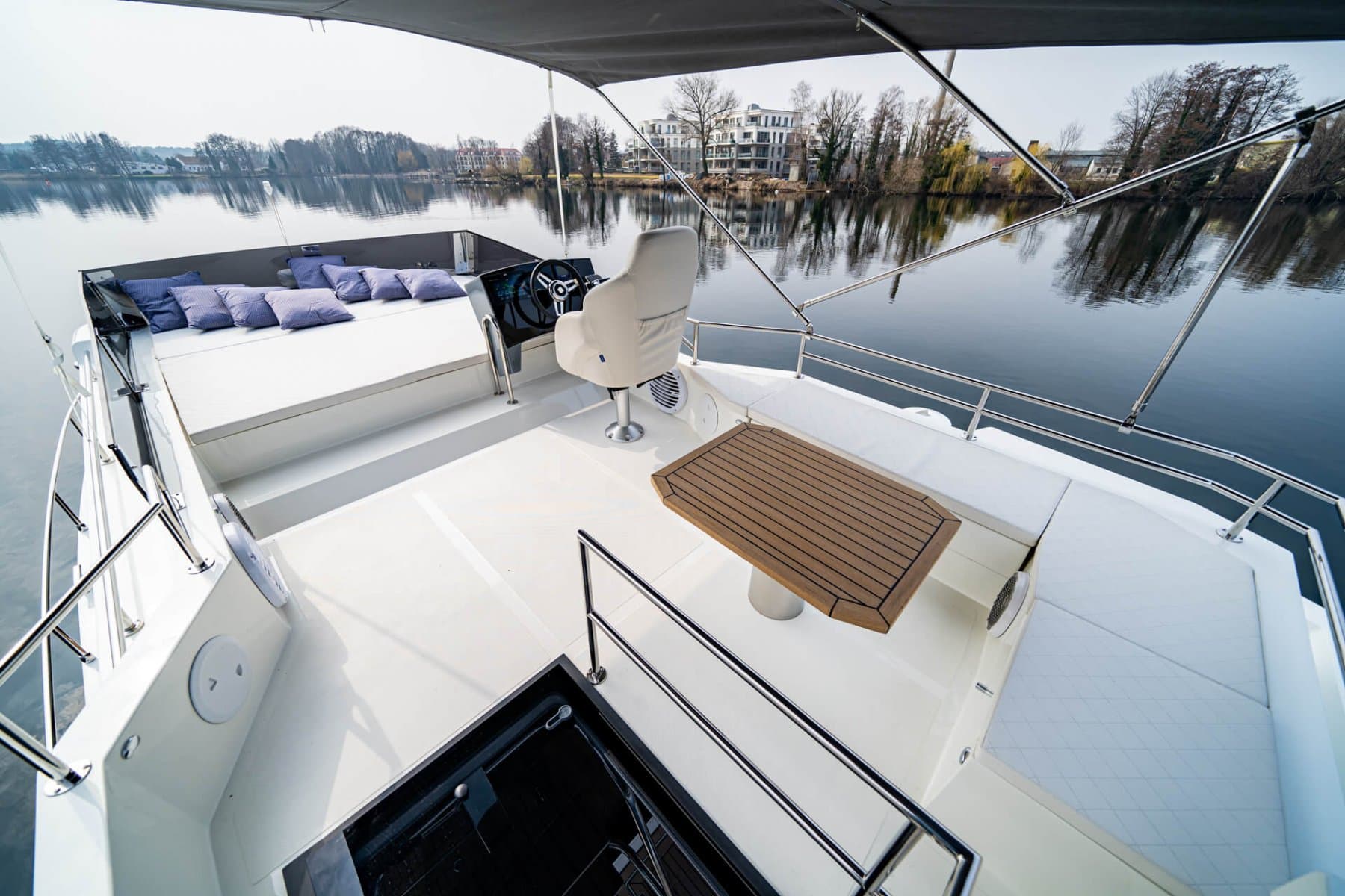 Cobra Yachts Seamaster 45 Flybridge – Bild 4