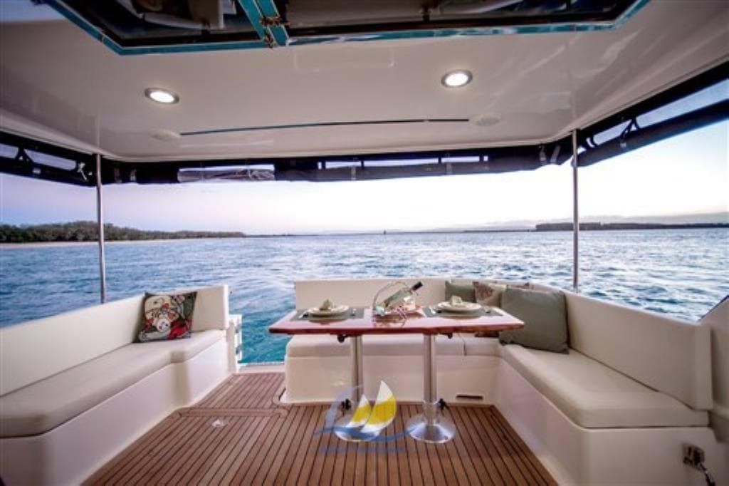 Integrity Motor Yachts Integrity 380 Fly – Bild 2