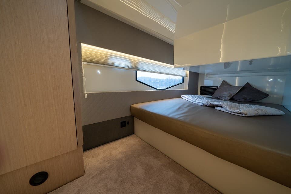 Cobra Yachts Seamaster 45 Flybridge – Bild 11