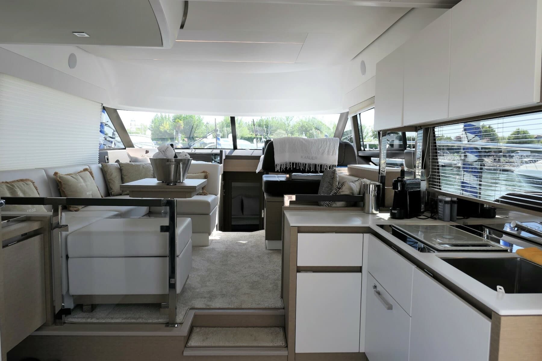 Prestige 460 Fly – Bild 6