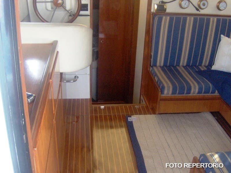 Uniesse Giant 27 Fly (Natante) – Bild 5