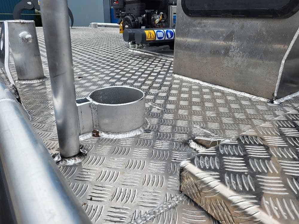 ALUMINICAT 850 - Neues Arbeitsboot aus Aluminium mit Farma-Kran – Bild 6