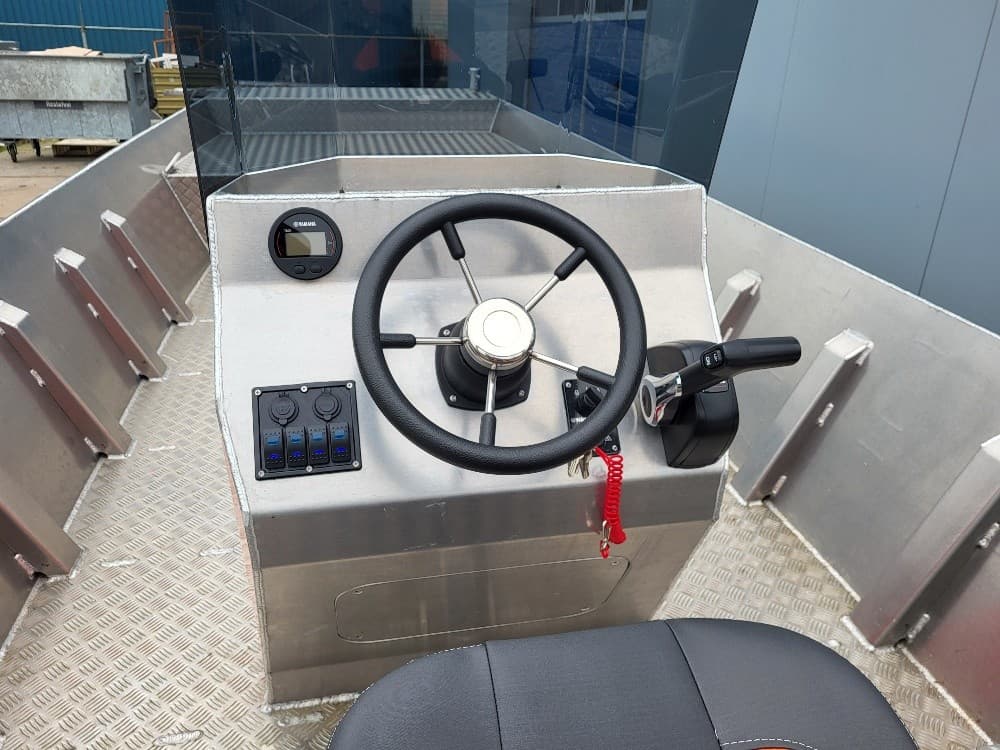 HasCraft 600 MULTIHULL Workboat - 70 HP Yamaha – Bild 8