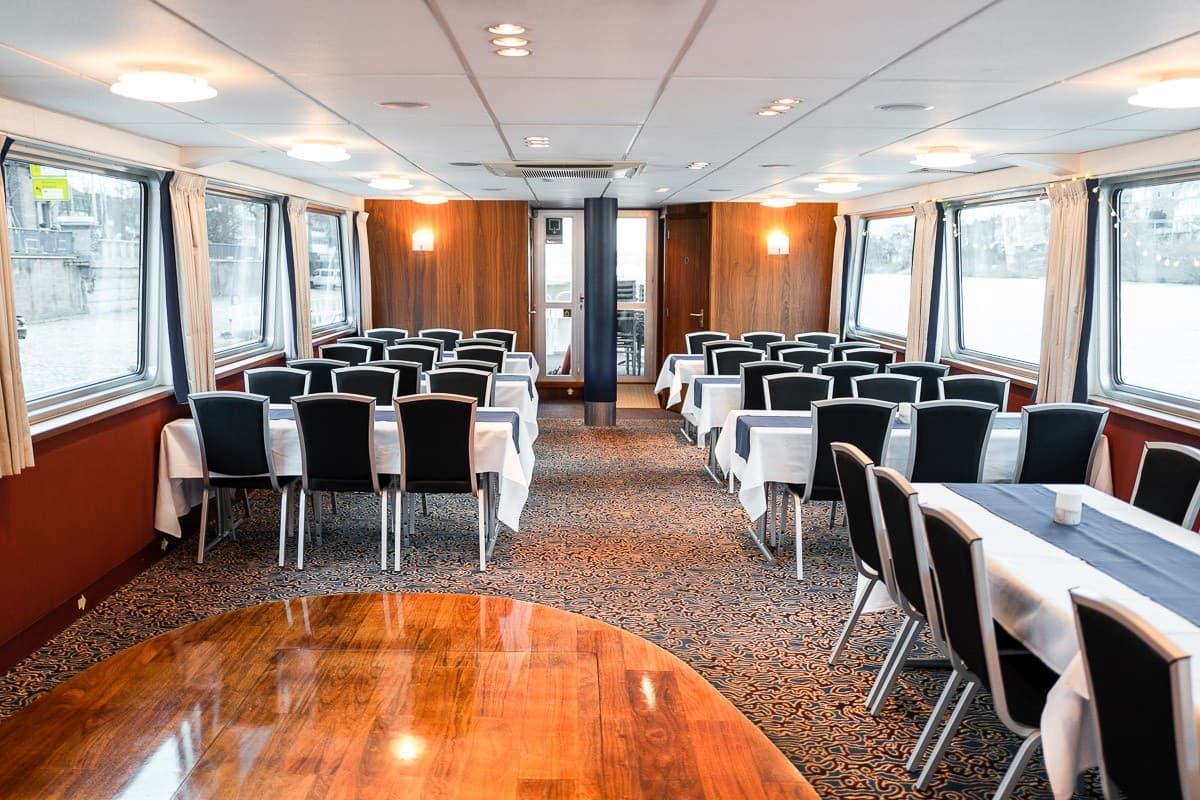 Luxuriöse Yacht und Fahrgastschiff – Bild 7