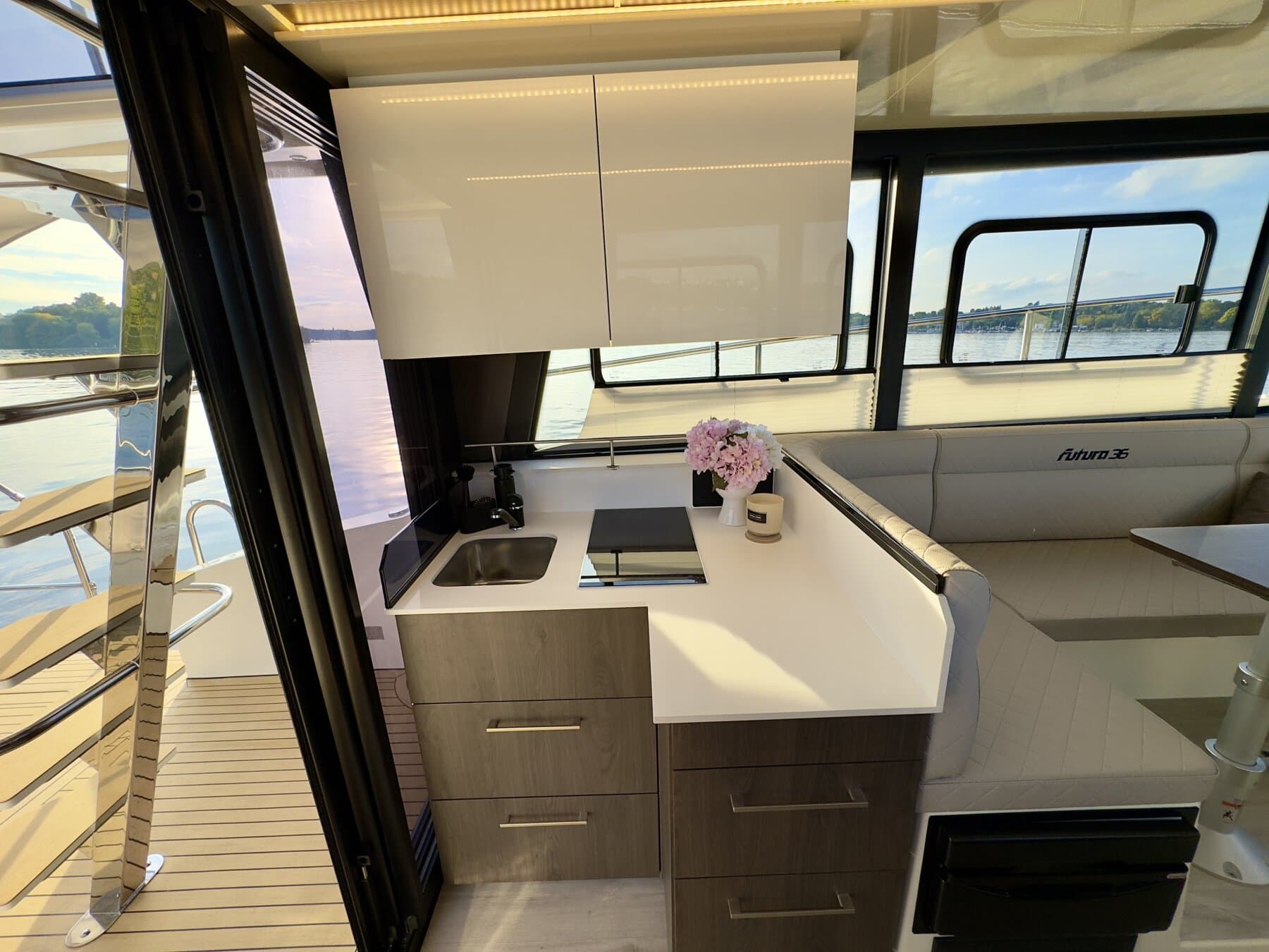 Cobra Yachts Futura 40 Flybridge Family – Bild 7