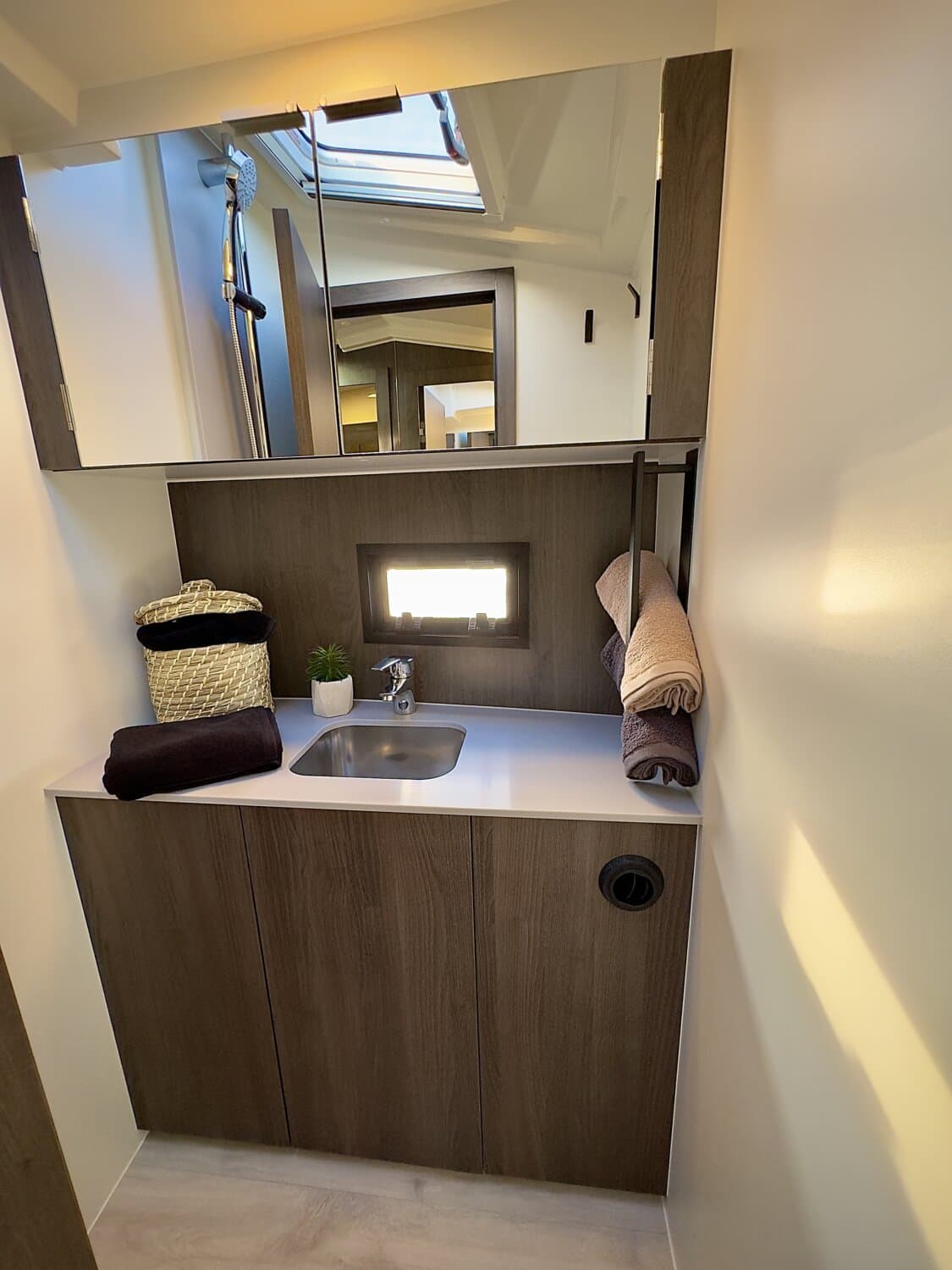 Cobra Yachts Futura 40 Flybridge Family – Bild 10