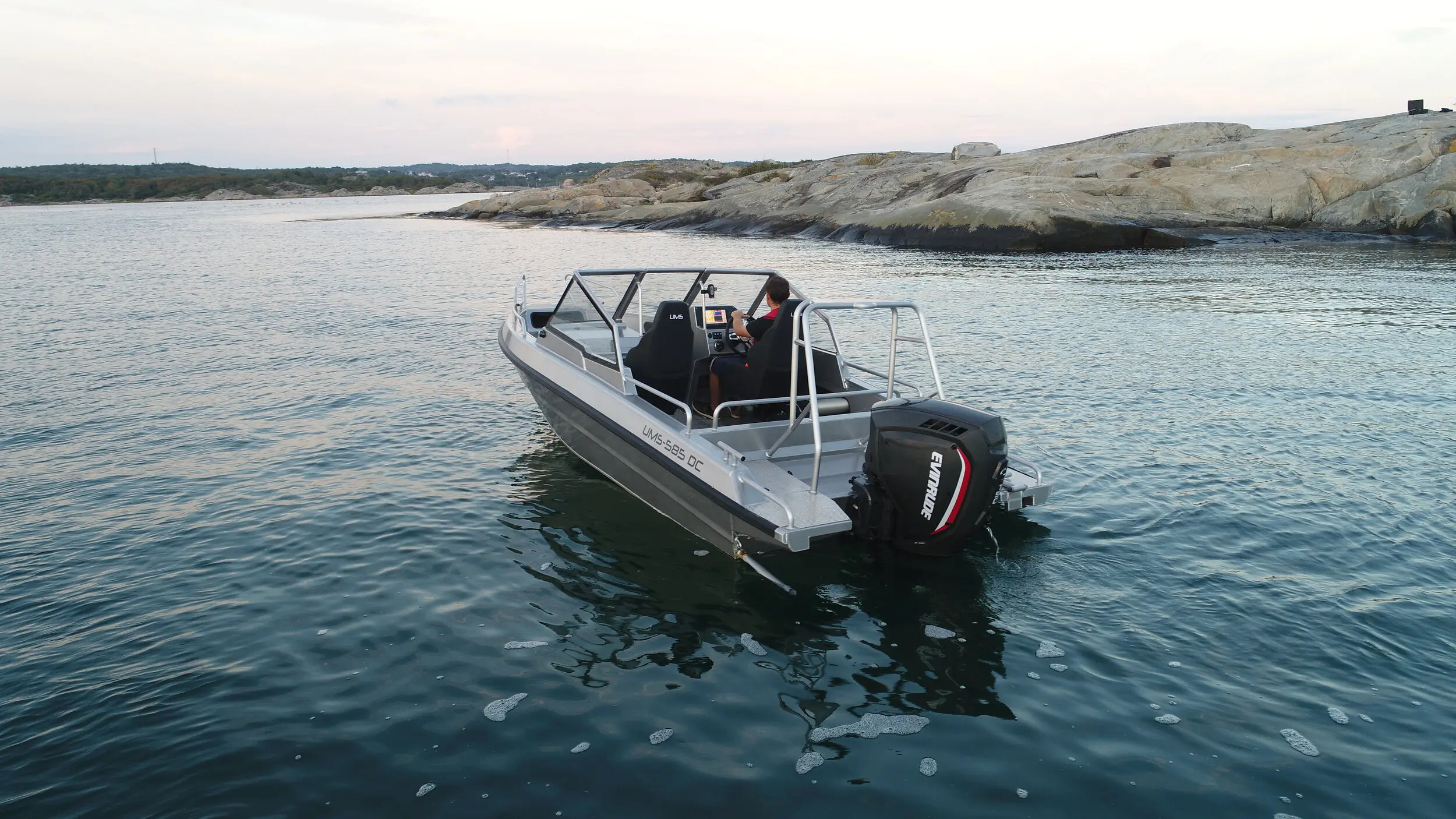 Sonderangebot / Gesamtpaket: UMS 585 DC + Yamaha VMAX 115 HP + Vanclaes Trailer – Bild 5