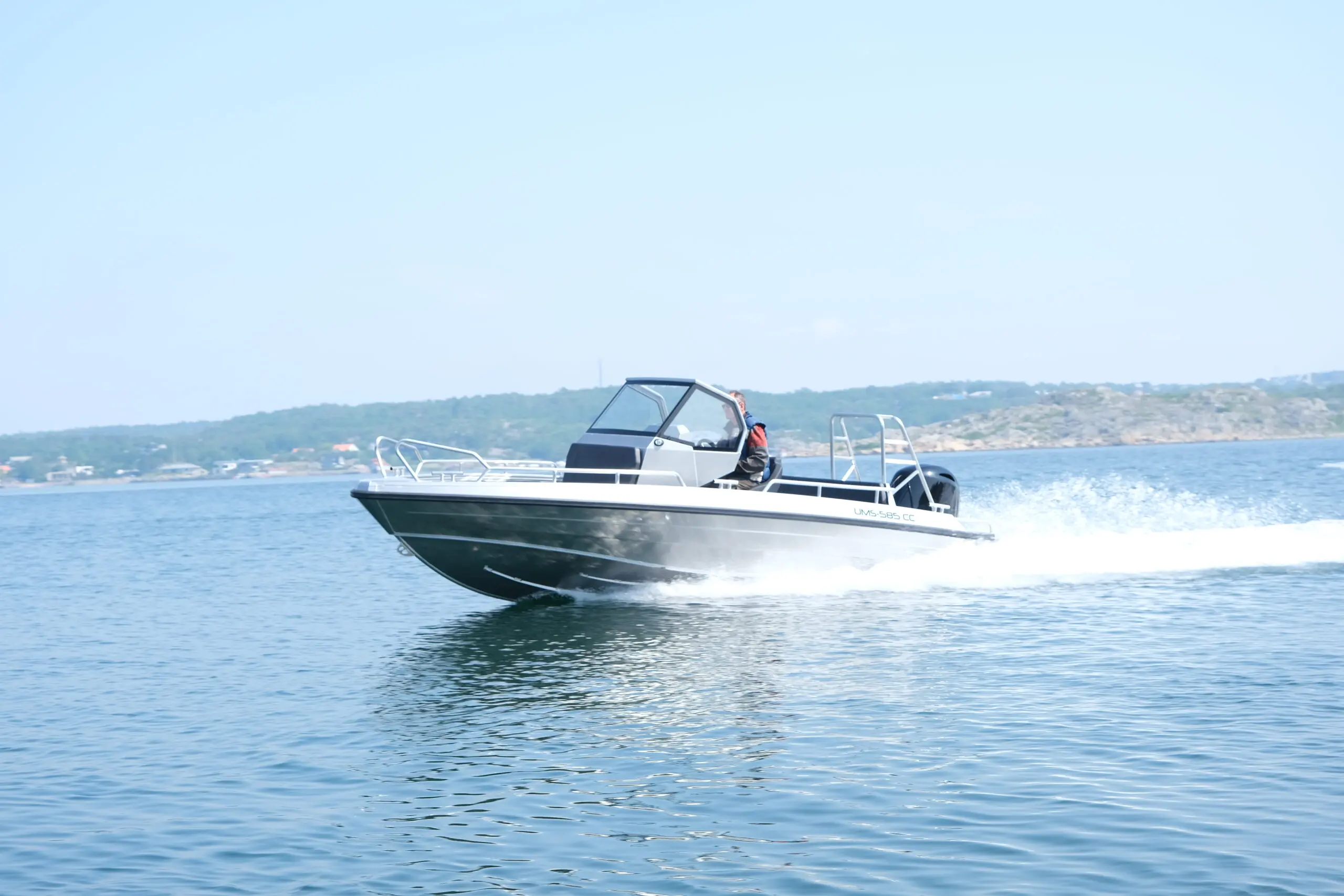 UMS 585 CC Das Aluminium Sportboot für Profis! – Bild 3