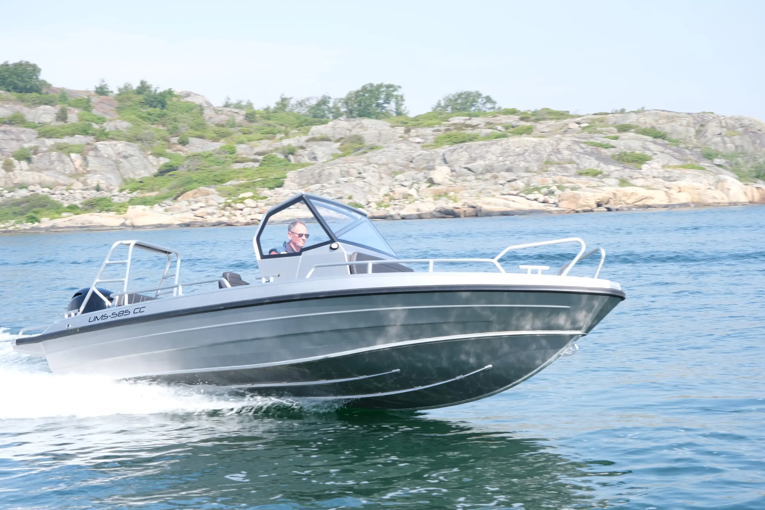 UMS 585 CC Das Aluminium Sportboot für Profis!
