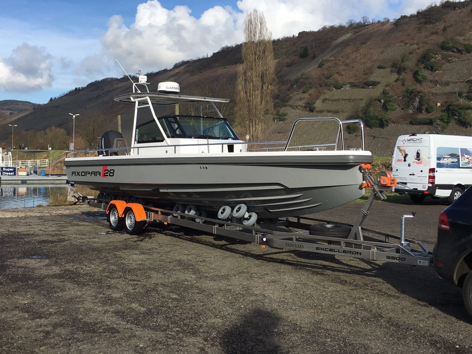 Axopar 28 T-Top