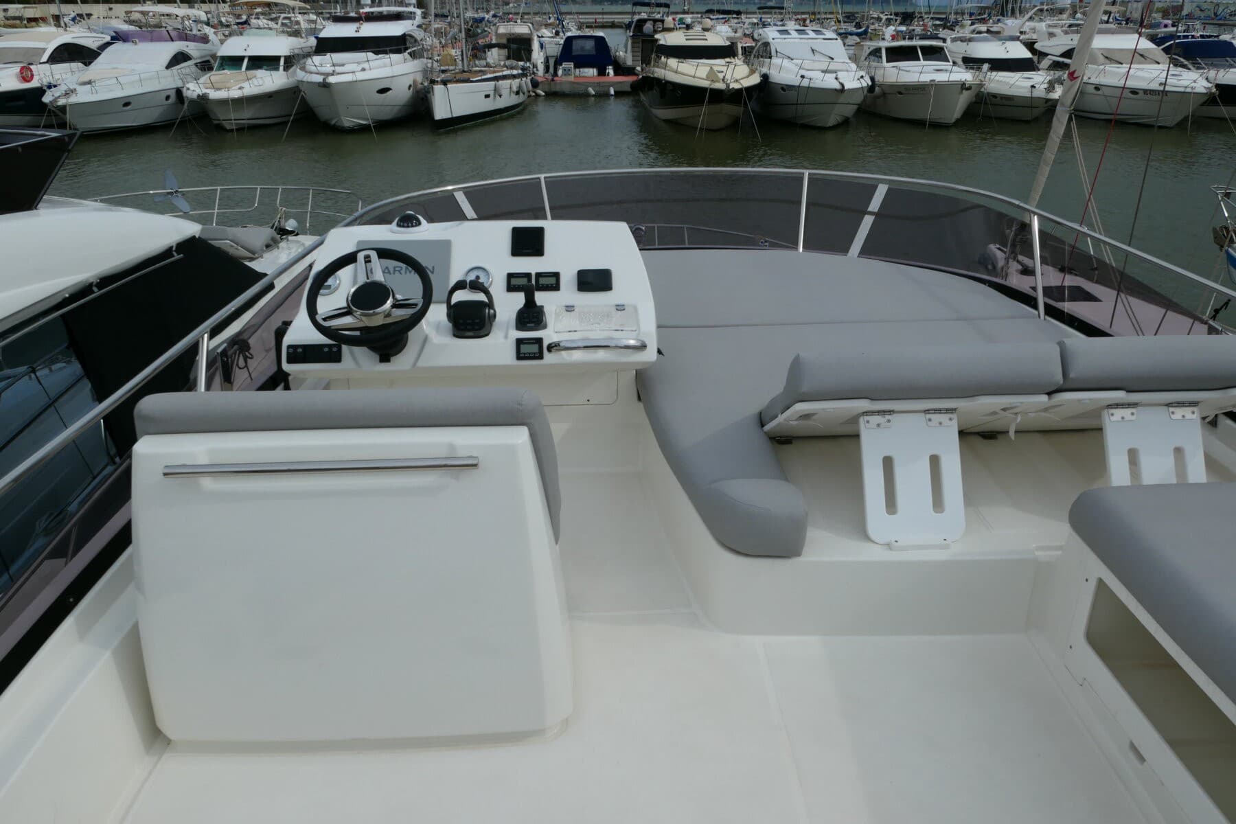 PRESTIGE 460 FLY – Bild 2