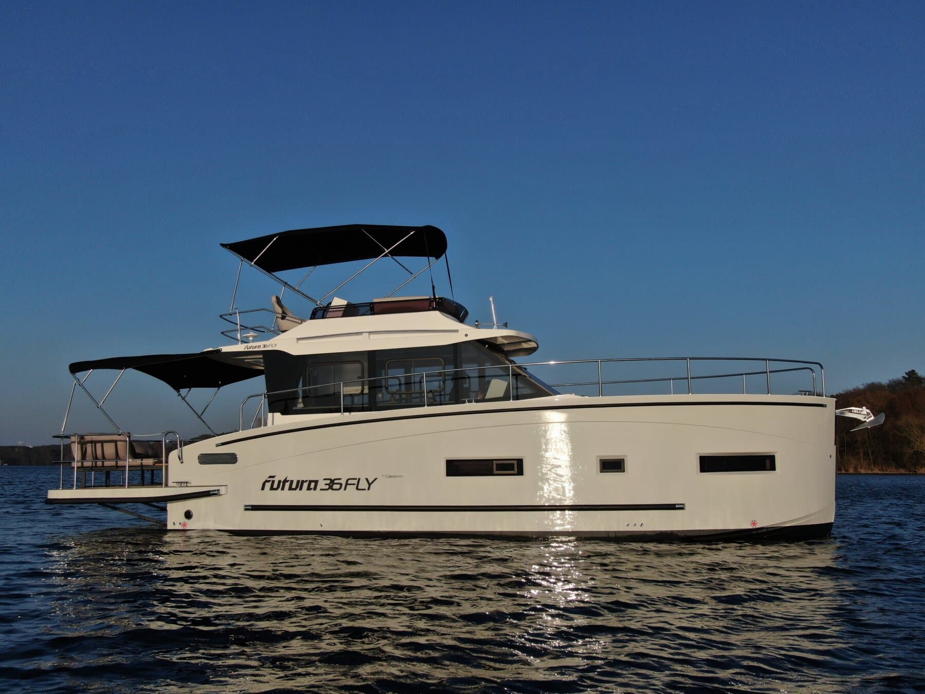 Cobra Yachts Futura 36 Flybridge SOFORT VERFÜGBAR 9/2023