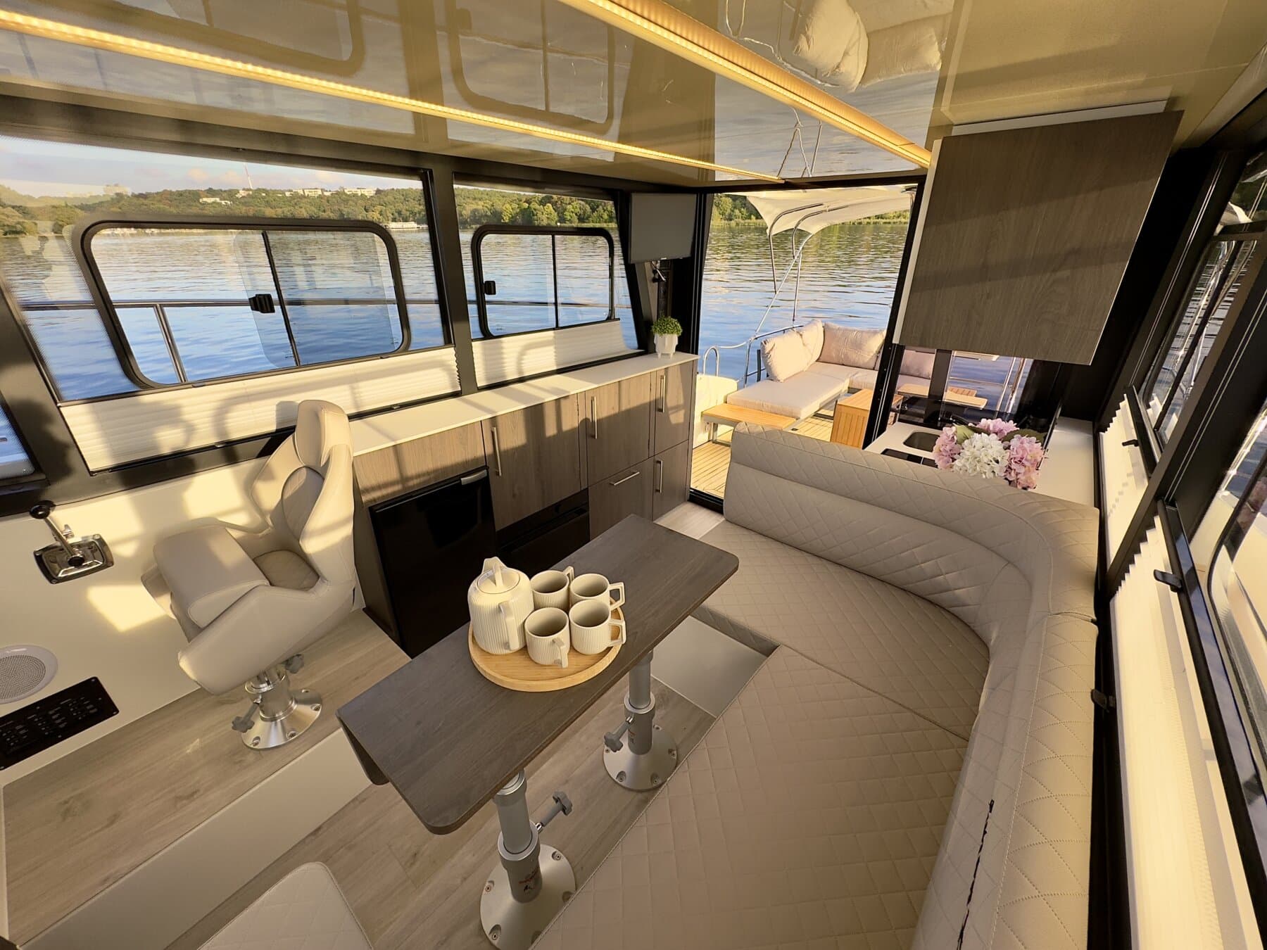 Cobra Yachts Futura 36 Flybridge SOFORT VERFÜGBAR 9/2023 – Bild 6