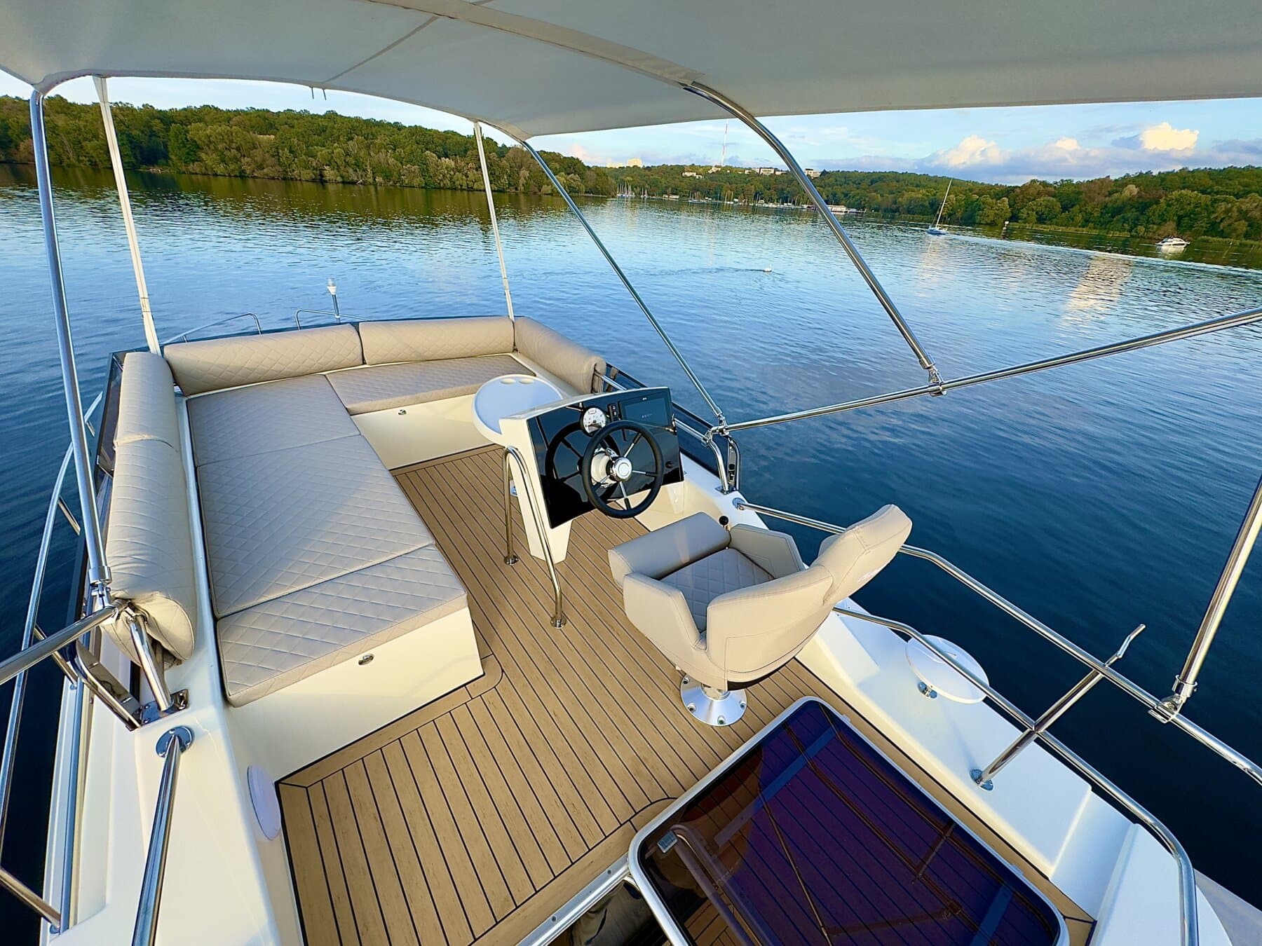 Cobra Yachts Futura 36 Flybridge SOFORT VERFÜGBAR 9/2023 – Bild 11