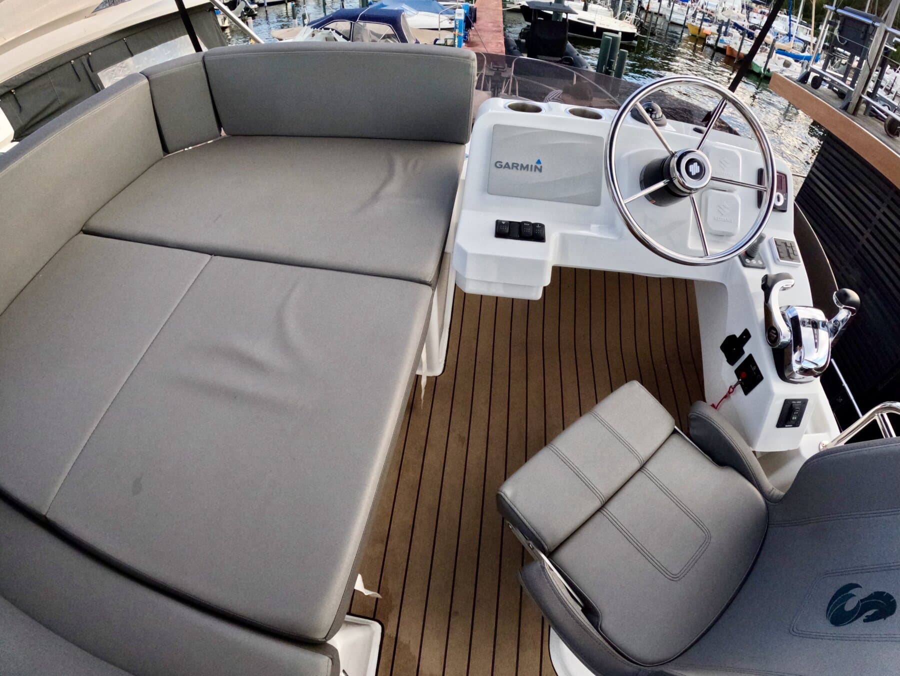 Beneteau Antares 11 Fly OB – Bild 2