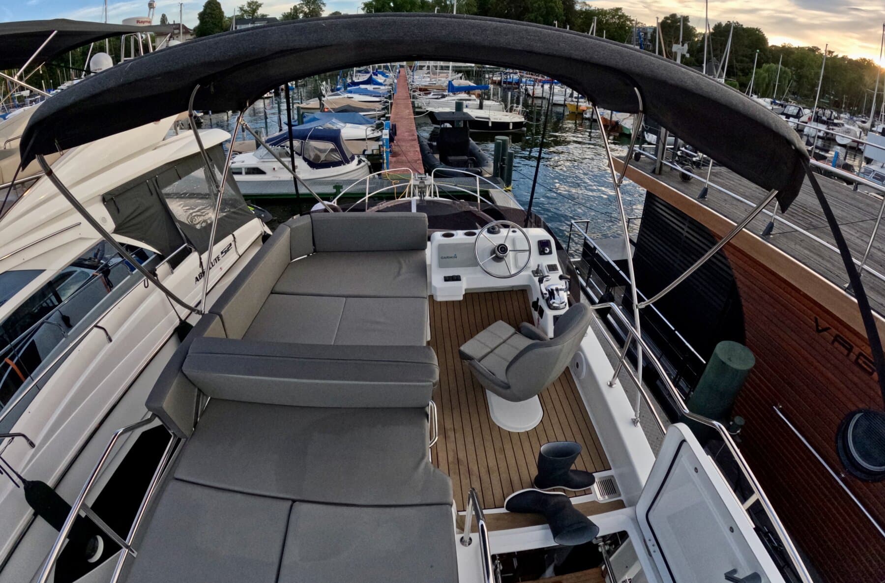 Beneteau Antares 11 Fly OB – Bild 6