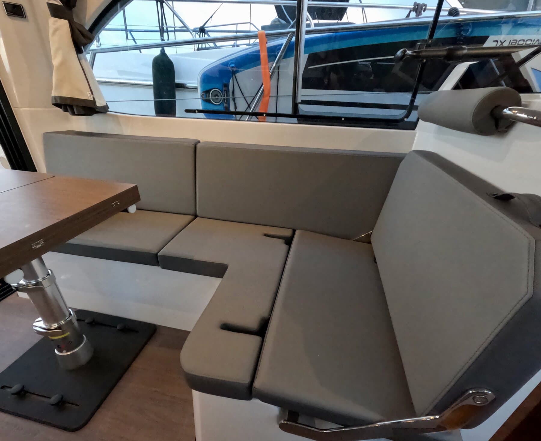 Beneteau Antares 11 Fly OB – Bild 7