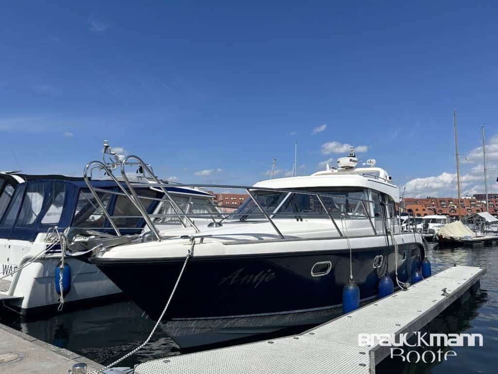 Motoryacht Aquador 32 C  Perfektion in jedem Detail – Bild 3