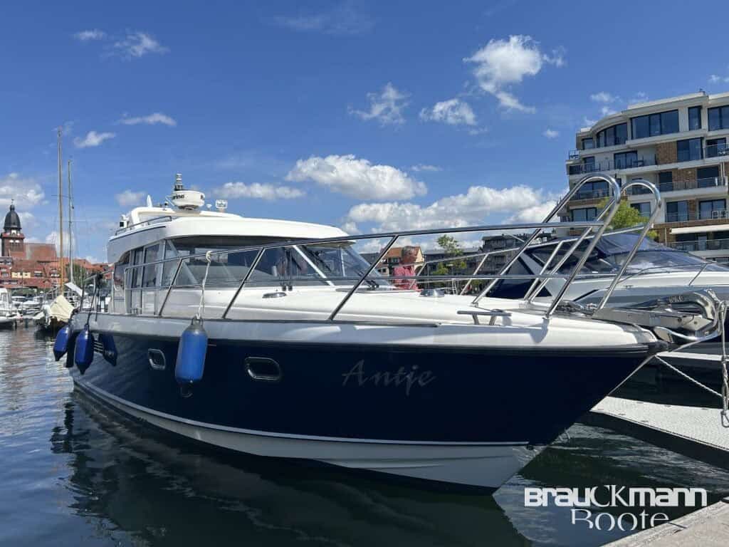 Motoryacht Aquador 32 C  Perfektion in jedem Detail – Bild 2