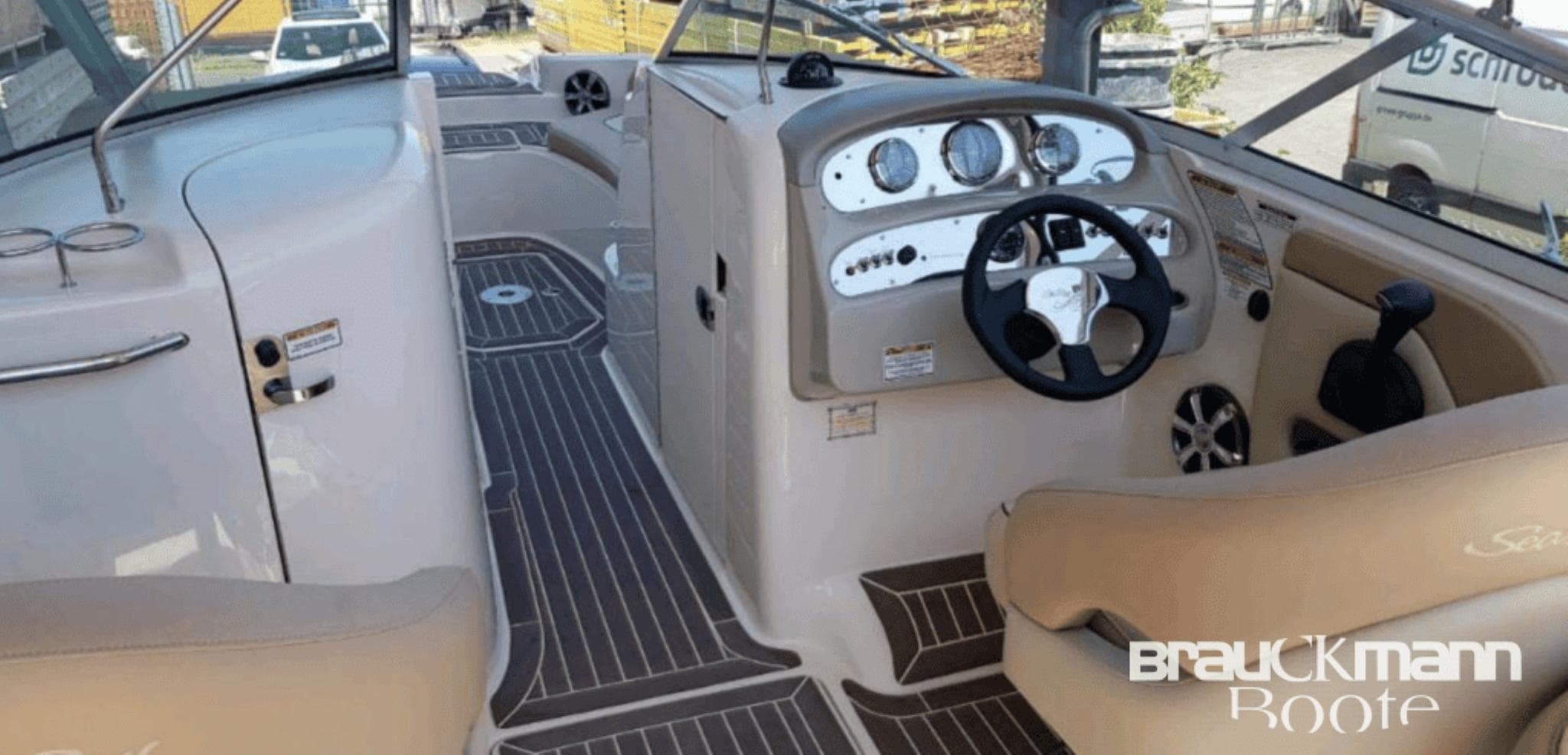 Sea Ray 270 Sundeck mit Investitionen ber 12000000 – Bild 5