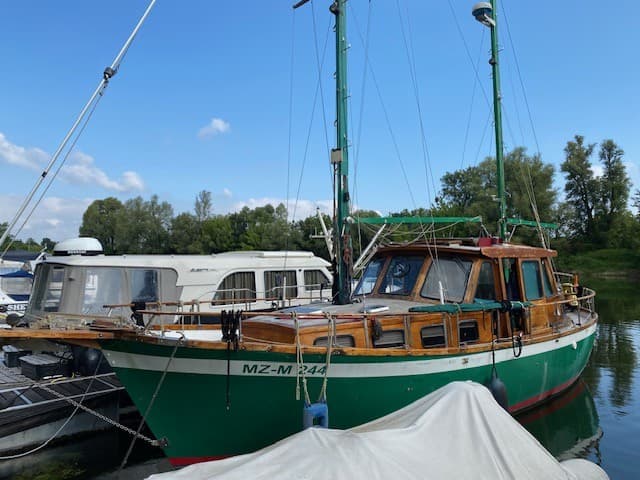 Nauticat33