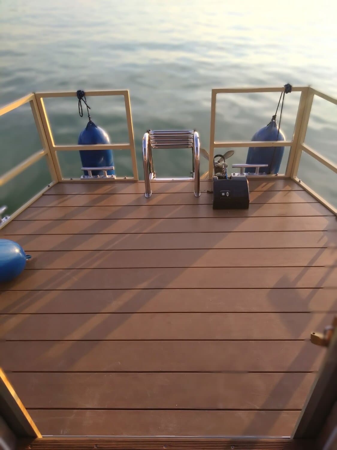 MEBOW Tiny Houseboat trailerbar – Bild 8