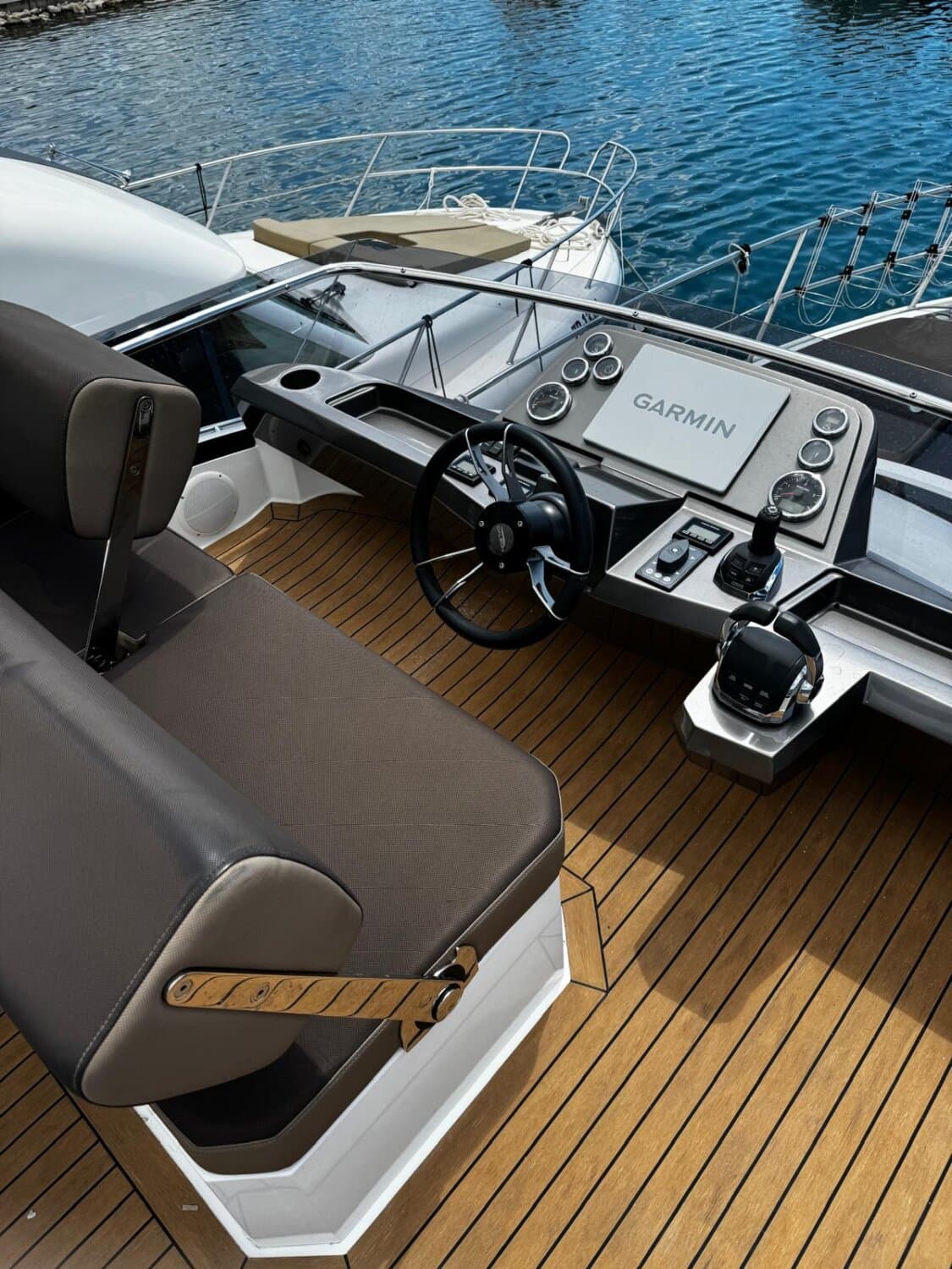 Yacht GALEON 360 FLY - 2018 (11.4 m) 2 x Volvo Penta D4-225 Bereit für die Saison – Bild 3