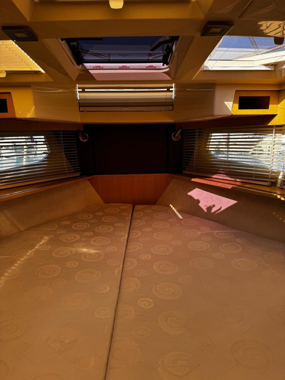 Yacht GALEON 360 FLY - 2018 (11.4 m) 2 x Volvo Penta D4-225 Bereit für die Saison – Bild 6