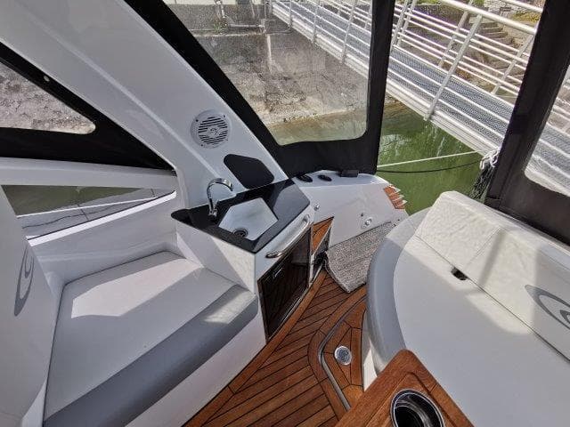 Cobrey 28 SC/SCL mit Bodenseezulassung 300 PS – Bild 10
