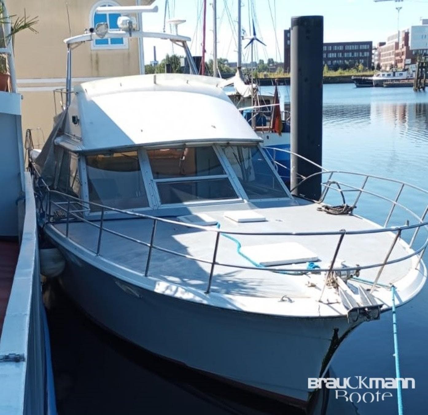 Hatteras 1450