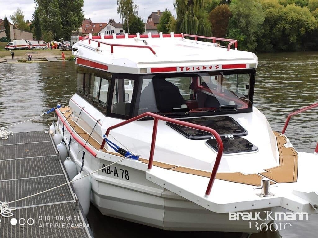 Trieres 855