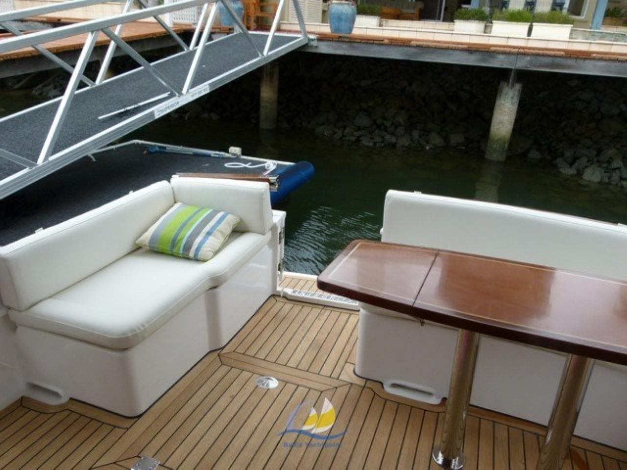 Integrity Motor Yachts Integrity 350 Sedan – Bild 6