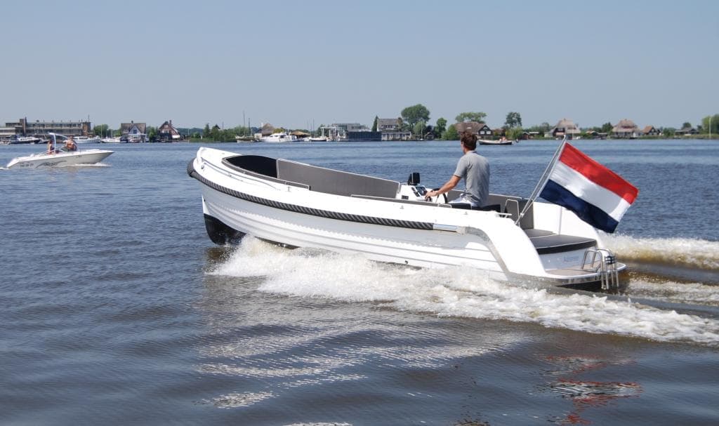 Interboat Intender 700 (2022)