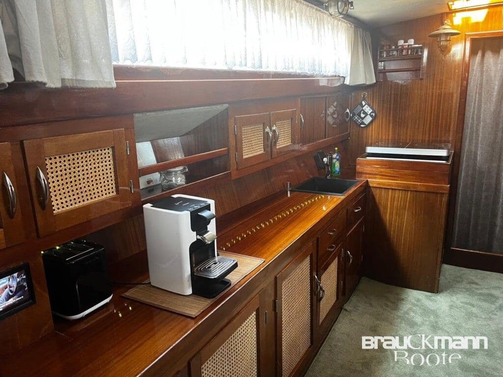 Vertens Kreuzer 42  Klassische Eleganz trifft moderne Tec – Bild 4