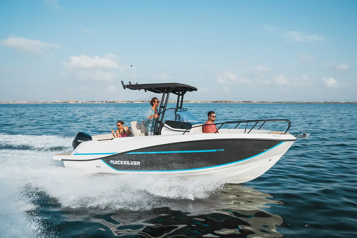 QUICKSILVER ACTIV 705 OPEN